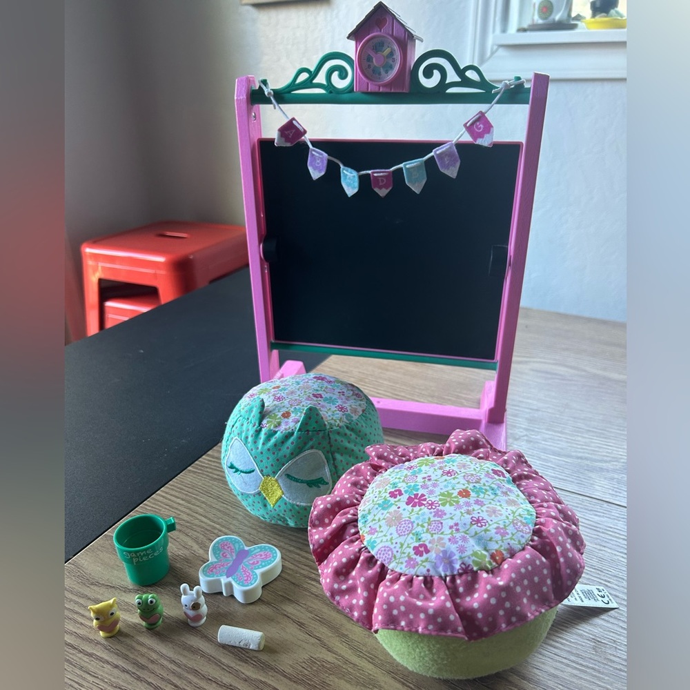 American Girl Wellie Wishers Ready to Learn Garden School Playset